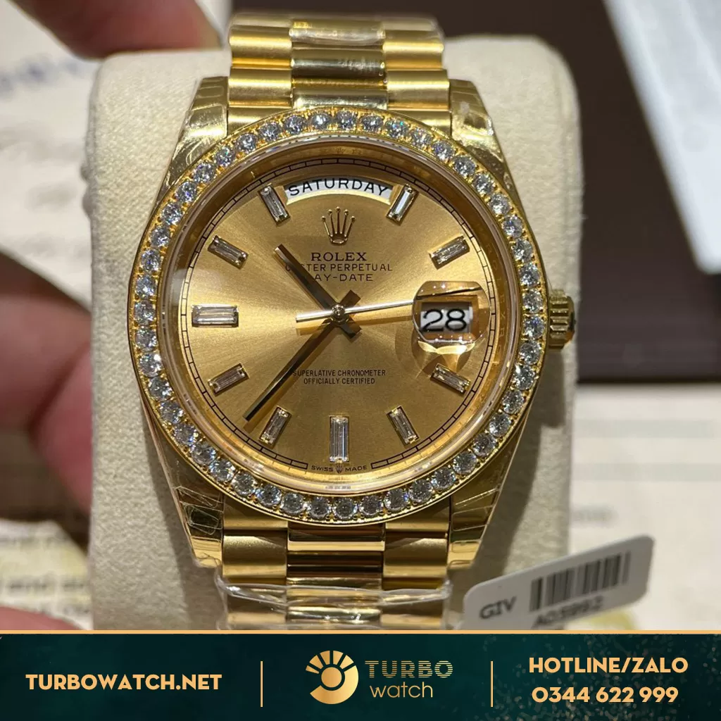  Rolex Day-Date 40 228348RBR Mặt Số Vàng Champagne Replica 