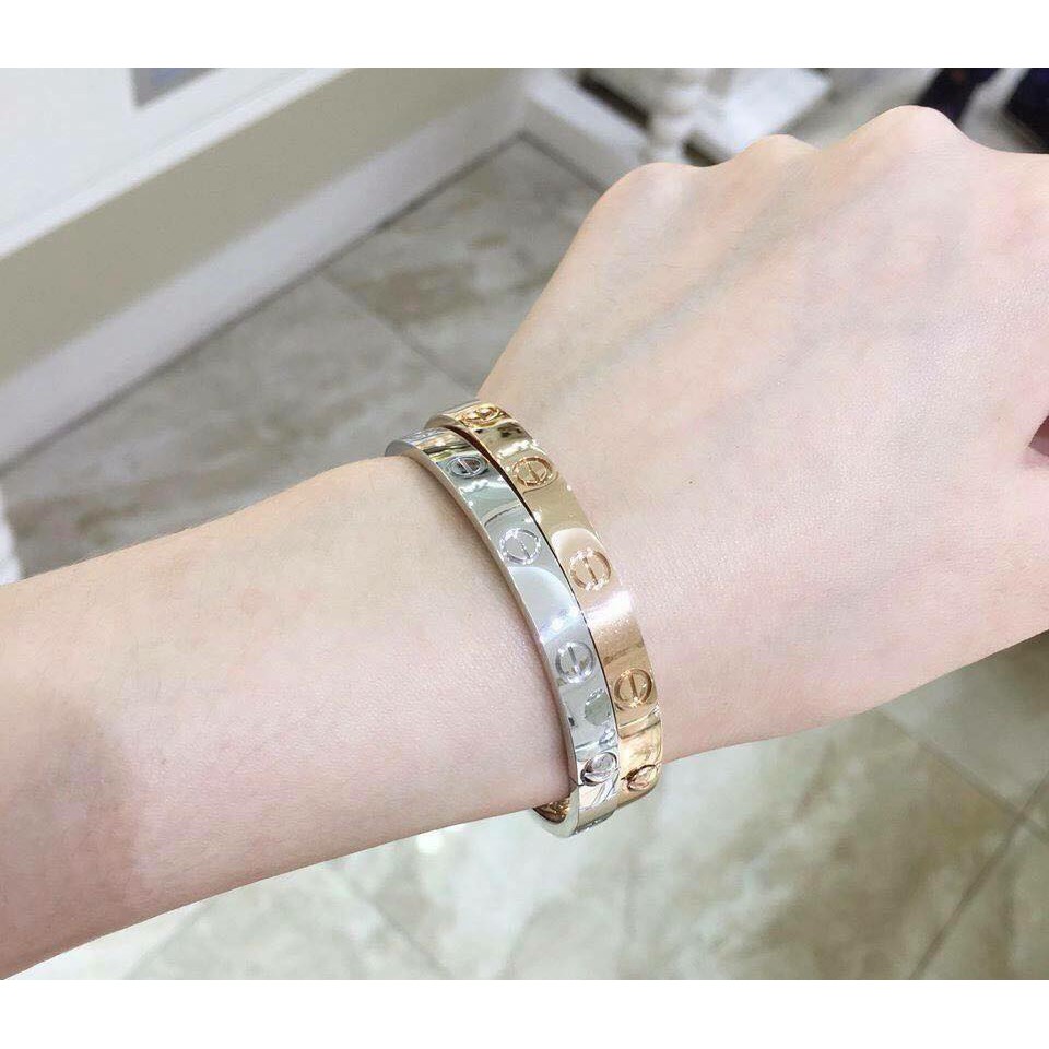 Bất kỳ người phụ nữ hiện đại nào cũng có thể đeo lắc tay cartier love nữ vàng trắng