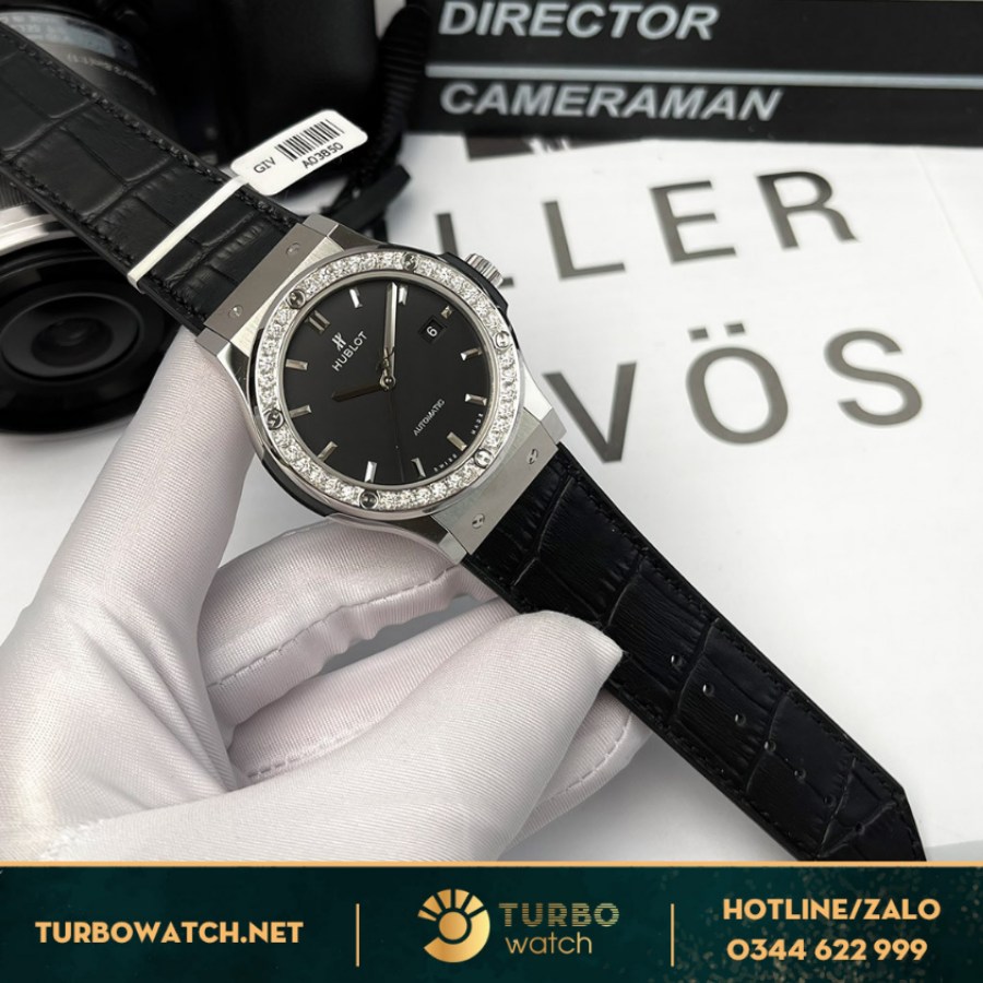 Đồng Hồ Hublot Classic Fusion Replica 1:1 Black Diamonds 42mm