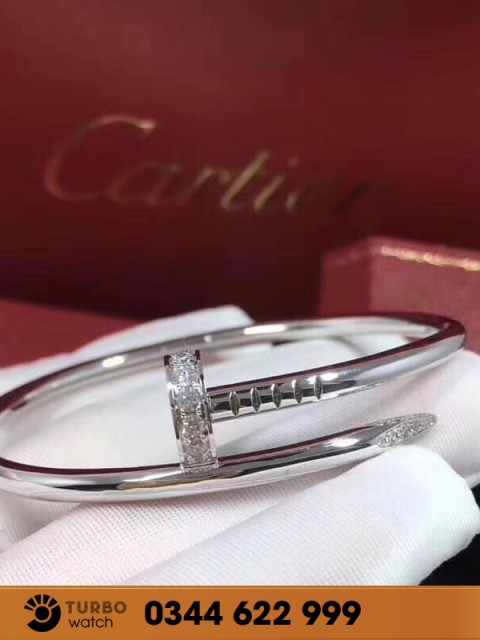 Đẳng cấp của lắc tay cartier love vàng 18k kim cương thiên nhiên