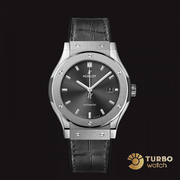 Size đồng hồ Hublot Classic Fusion Black 42mm rep 1 1 vừa vặn cổ tay đàn ông Việt