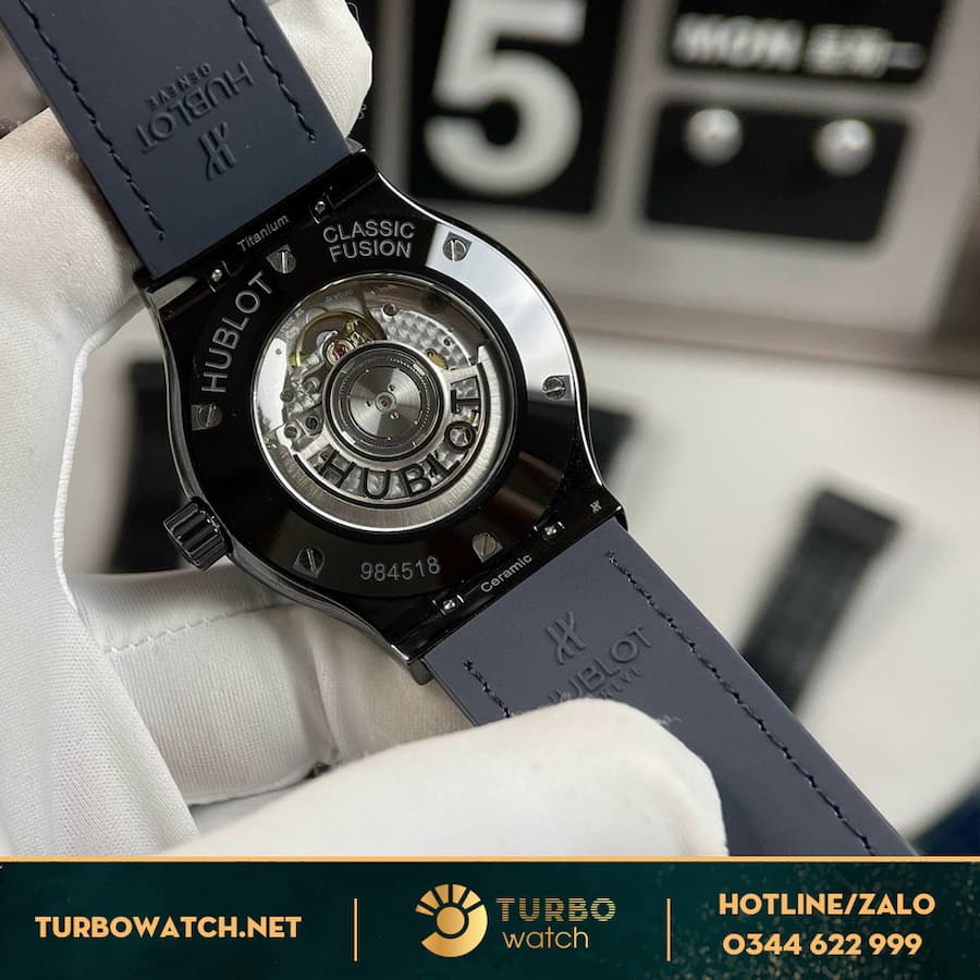 Đồng Hồ Hublot Rep 1-1 Classic Fusion Black Ceramic đường nét quý phái