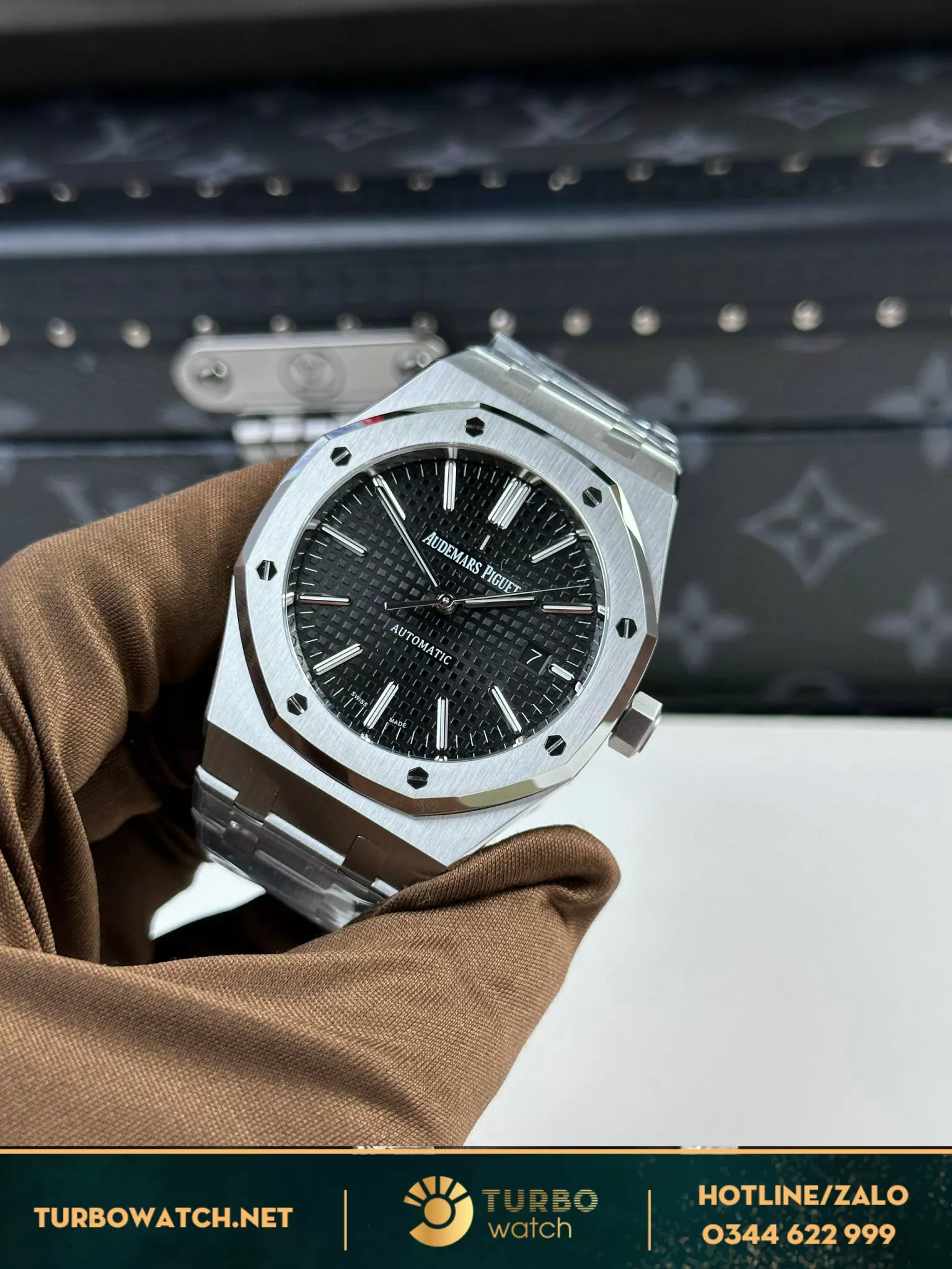 Đồng hồ Audemars Piguet Royal Oak 15400 mặt đen replica 