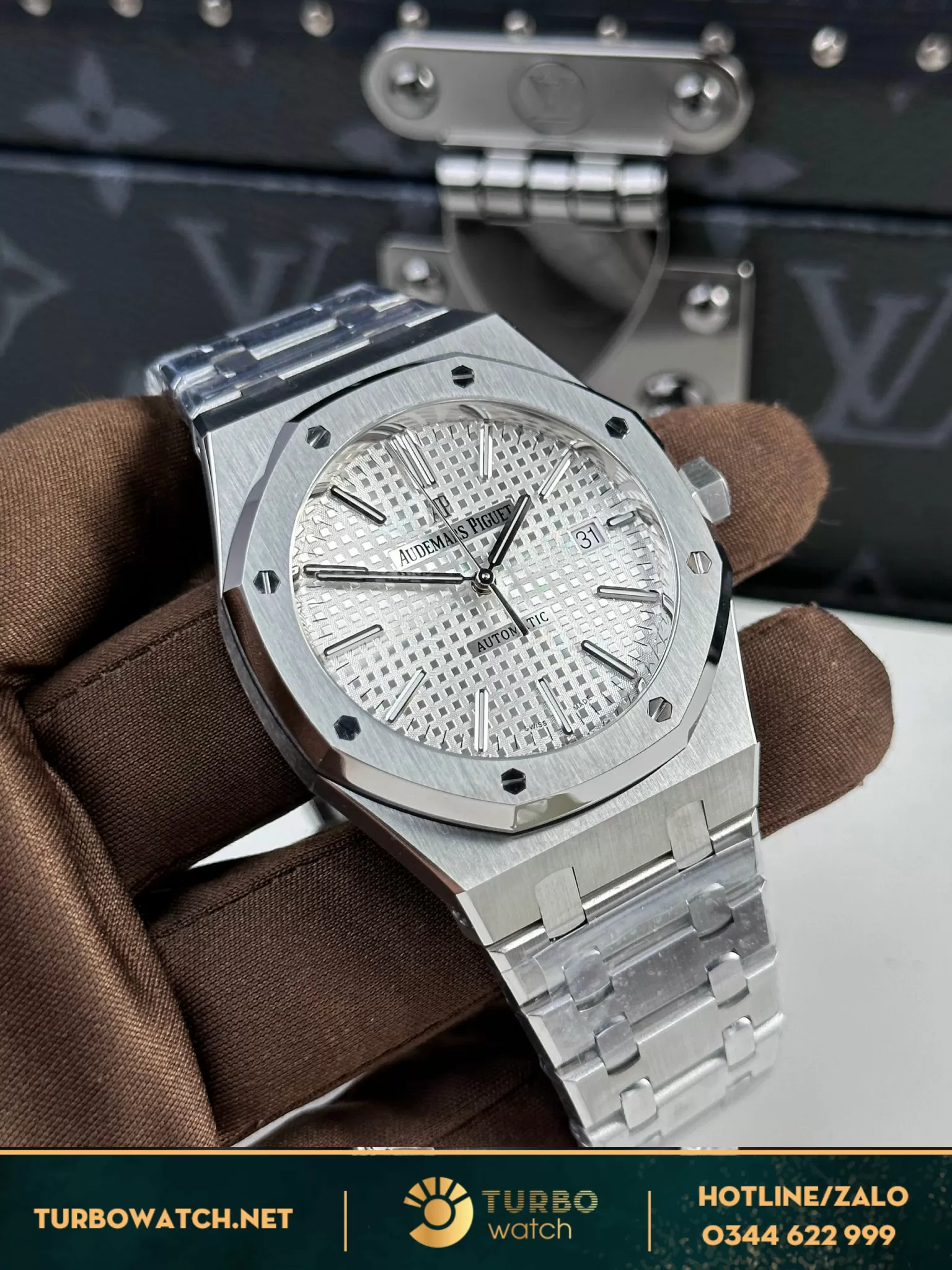 Đồng hồ Audemars Piguet Royal Oak 15400 mặt trắng fake 