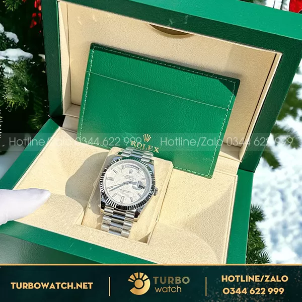 Đồng hồ daydate độ mặt tinh chỉnh cọc số moissanite baguette 