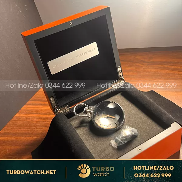 Đồng hồ để bàn Officine Panerai - phiên bản chế tác đặc biệt với máy p5000