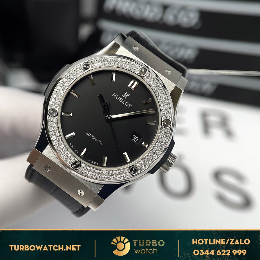 Đồng Hồ Hublot Classic Fusion Replica 1:1 Black Diamonds 42mm