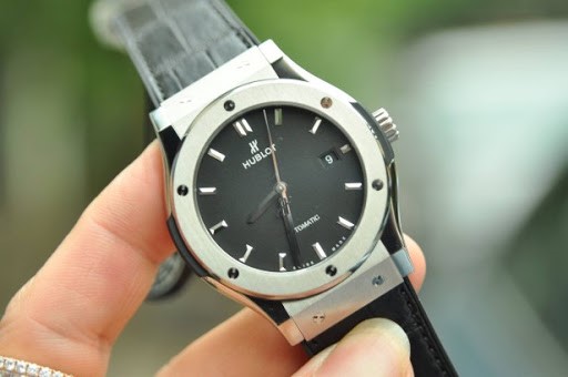 Đồng hồ Hublot Classic Fusion Titanium với bộ máy HUB112 fake