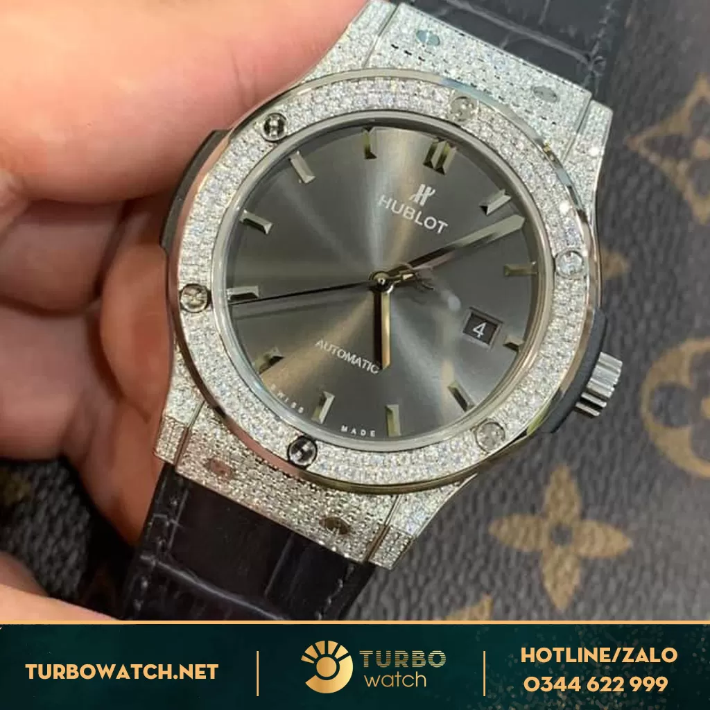 Đồng Hồ Hublot Super Fake 1-1 Gray Chế Tác Kim Cương Moissanite 