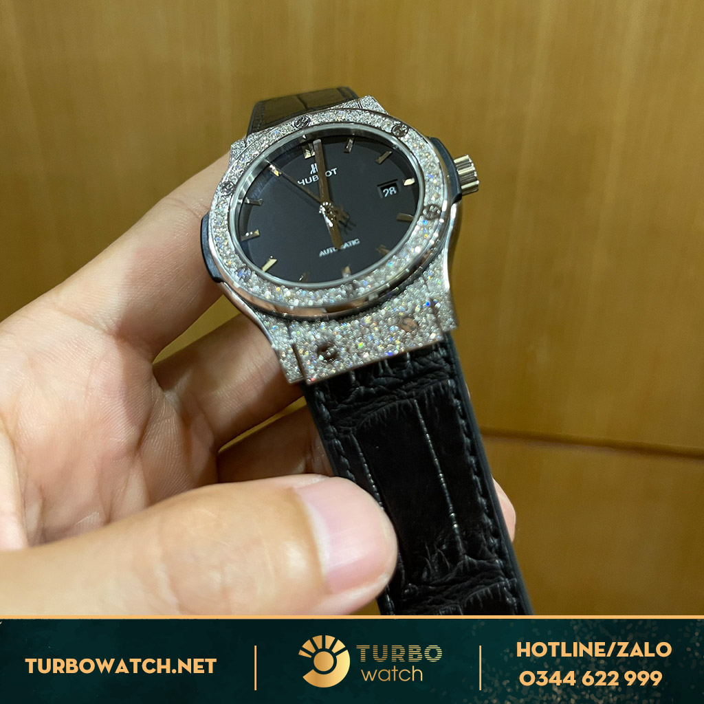 Mẫu Hublot Titanium Black Kim Cương chính hãng có mức giá đắt đỏ 