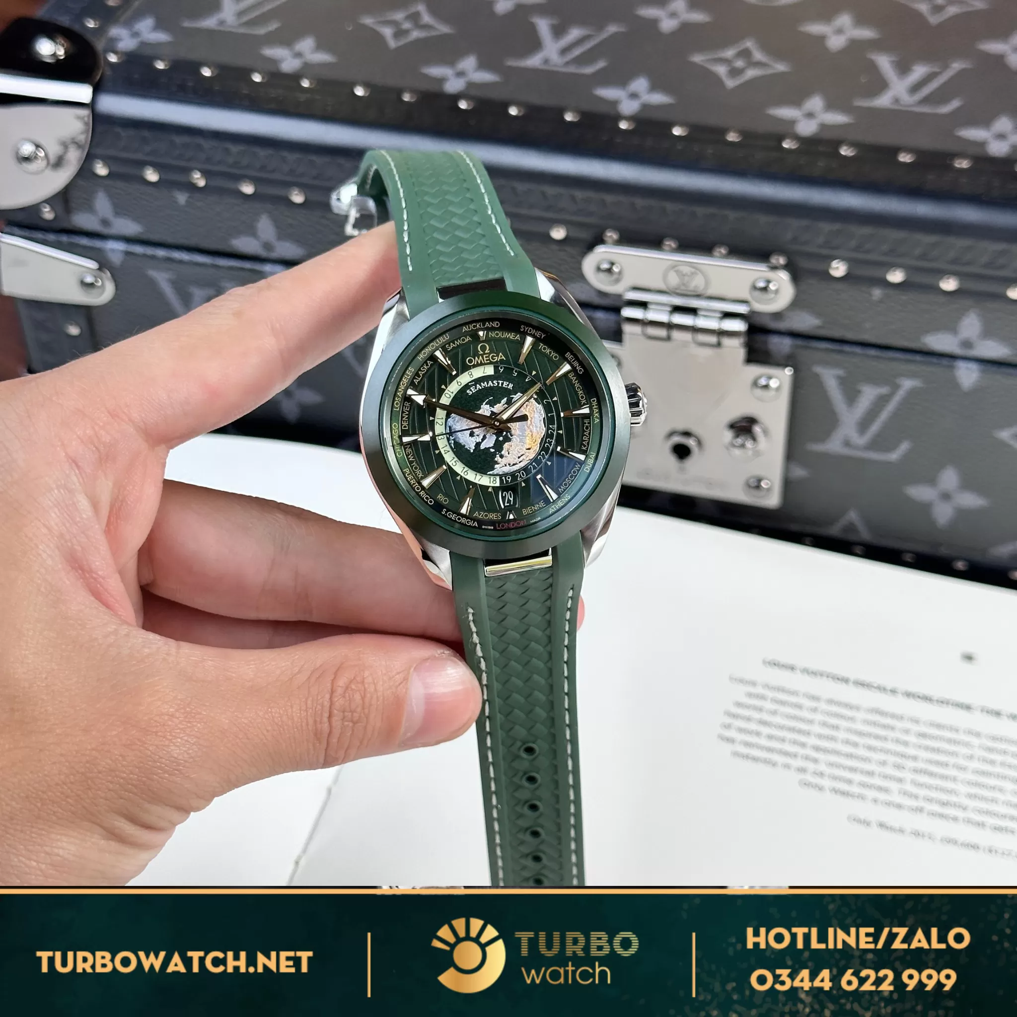 Đồng hồ Omega Aqua Terra Worldtimer green fake 1:1