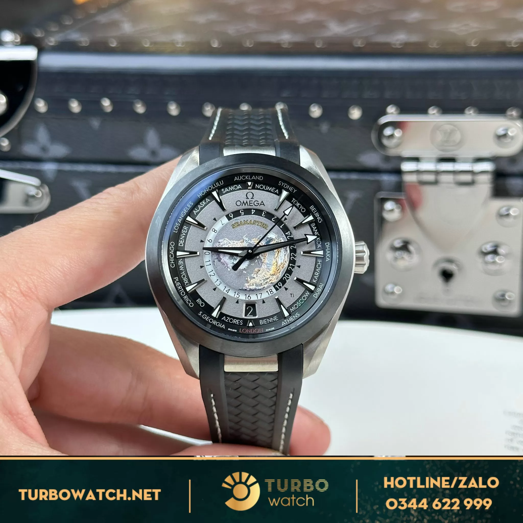 Đồng hồ Omega Aqua Terra Worldtimer replica 