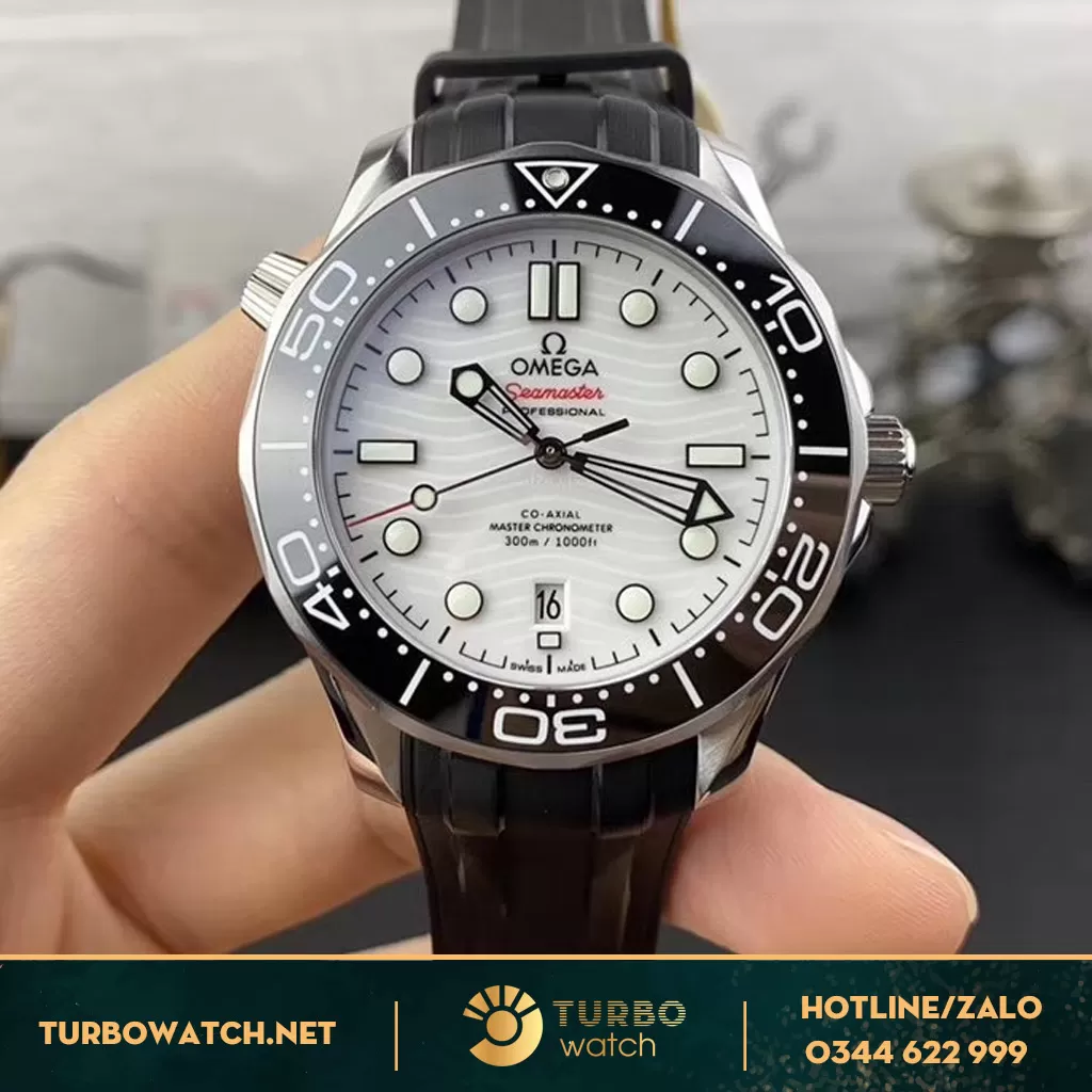 Đồng Hồ Omega Seamaster Diver 300M 42mm mặt trắng Replica