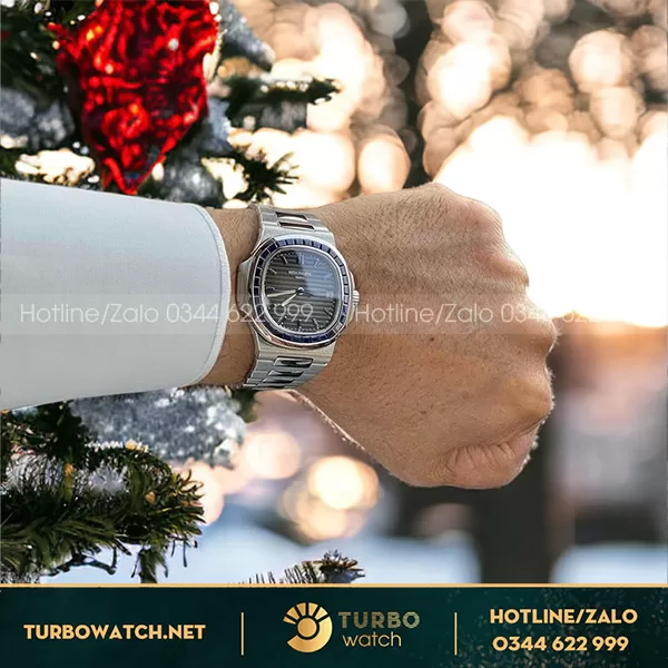 Đồng hồ patek philippe nautilus 5711 chế tác saphire tổng hợp mặt tinh chỉnh 