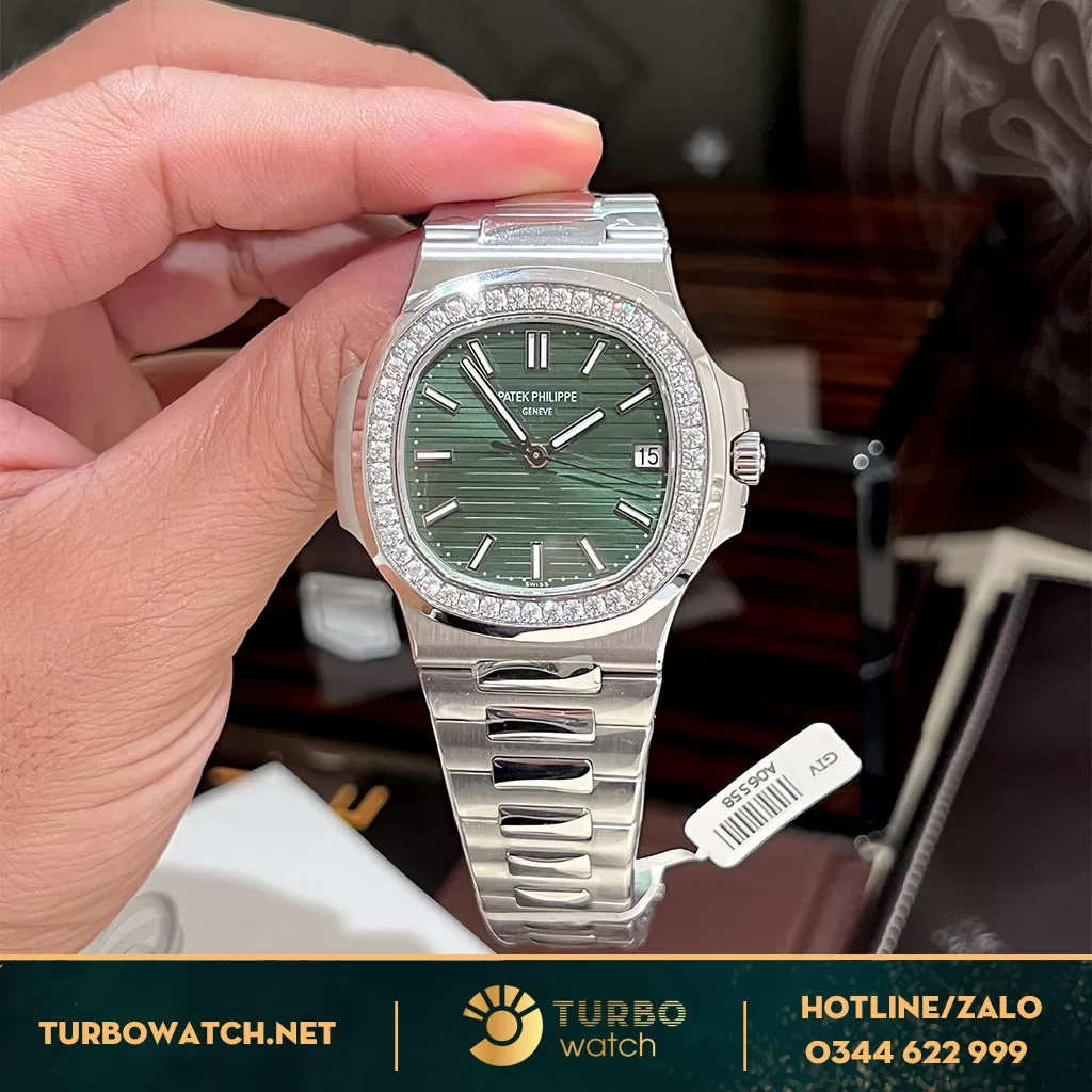 Đồng Hồ Patek Philippe Nautilus 5711 Xanh Lá Viền Kim Moissanit