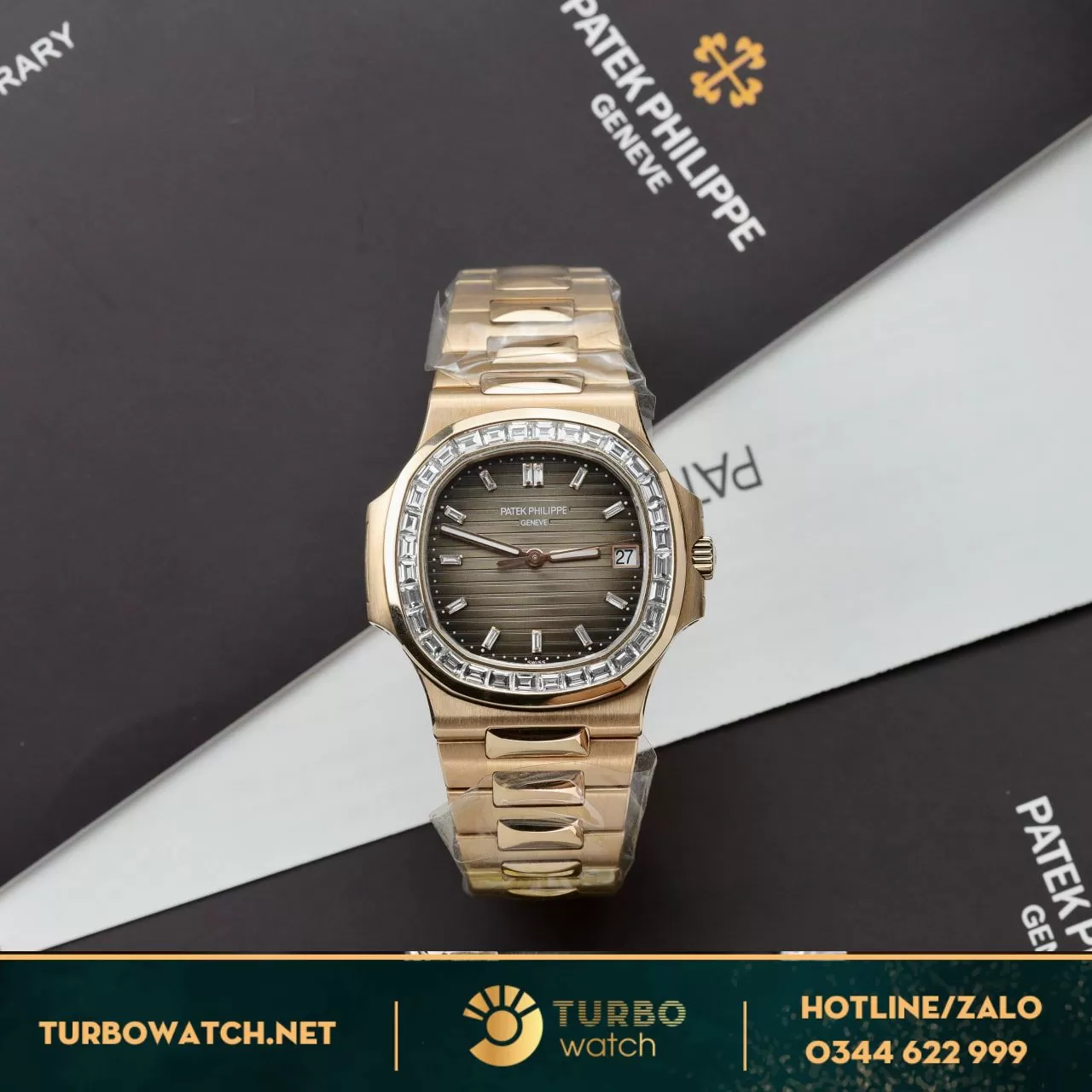 Đồng hồ Patek Philippe Nautilus 5723/1R-010 Vàng Nguyên Khối Kim Cương Thiên Nhiên 
