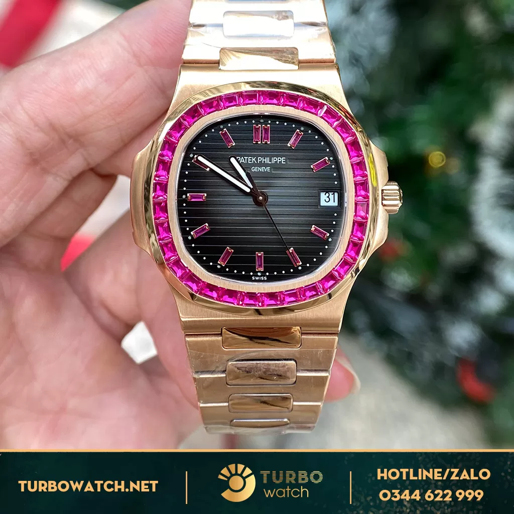 Đồng Hồ Patek Philippe Nautilus 5723 Đá Ruby 