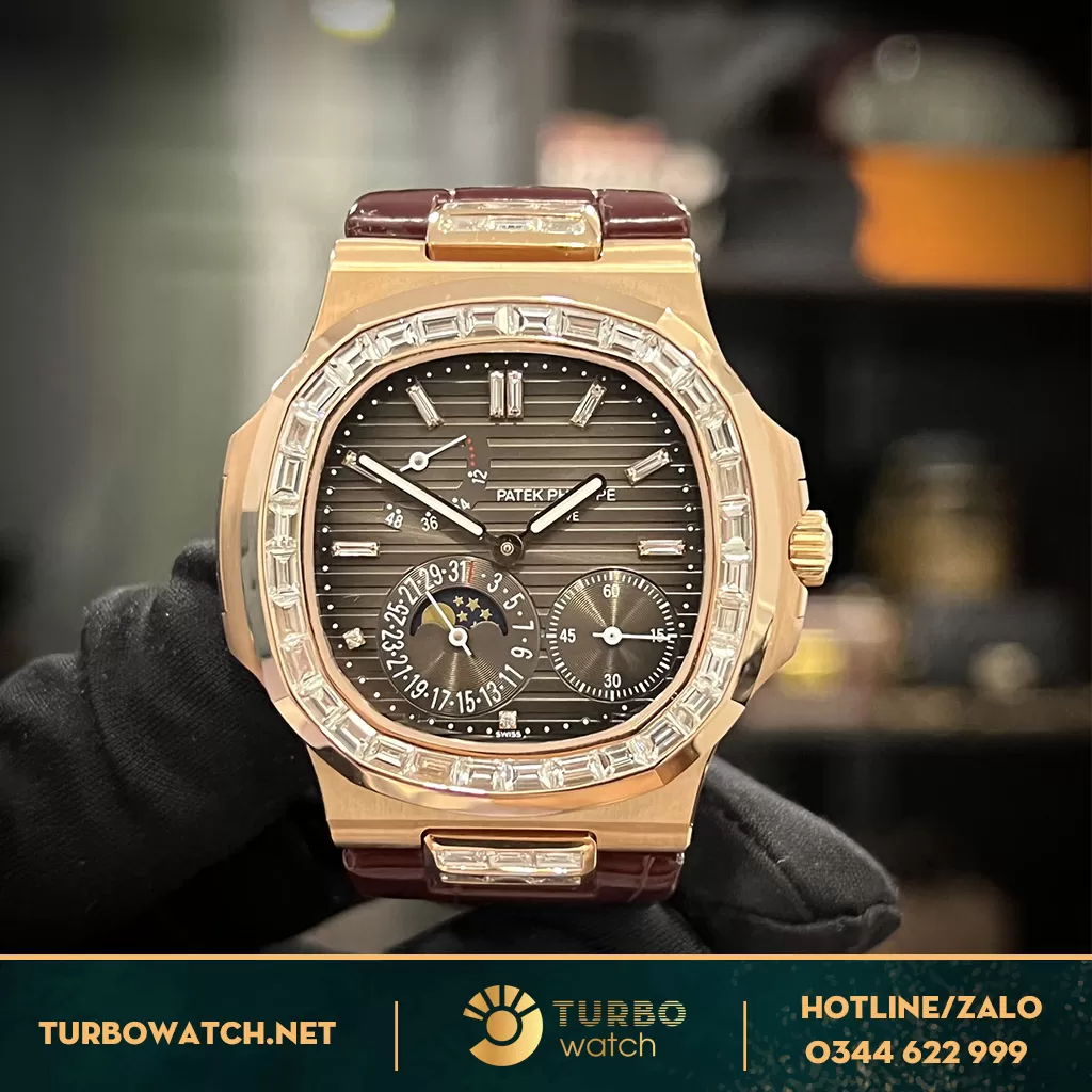 Đồng Hồ Patek Philippe Nautilus 5724R-001 Chế Tác Vàng Hồng 18k ,Kim Cương Bagutte