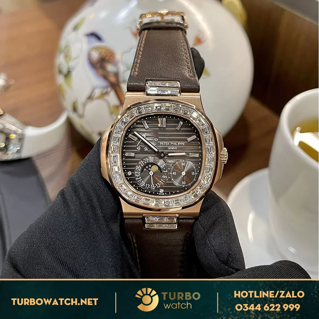 Đồng Hồ Patek Philippe Nautilus 5724r-001 Vàng Hồng 18k ,Kim Cương Tự Nhiên