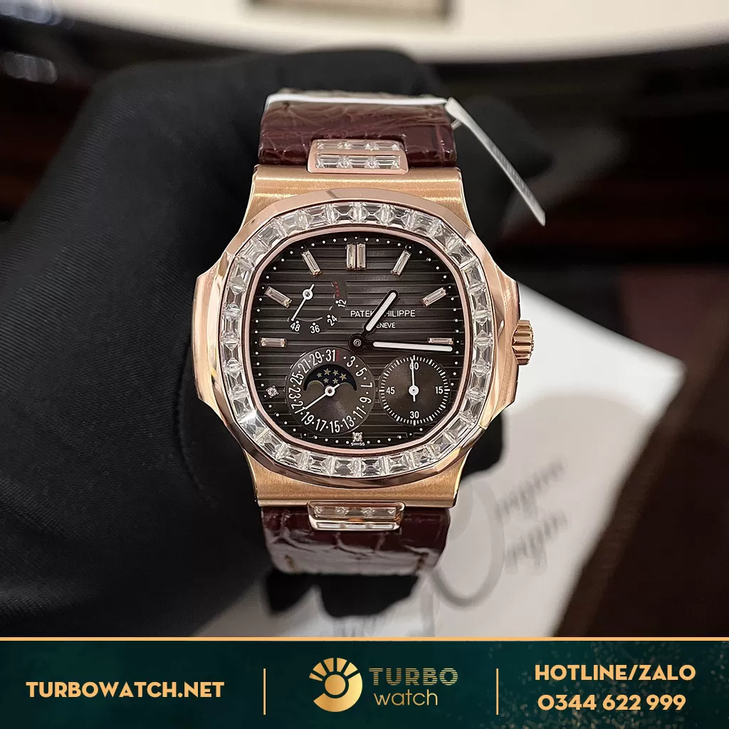 Đồng Hồ Patek Philippe Nautilus Rep 1:1 5724R-001 Diamods Bagutte
