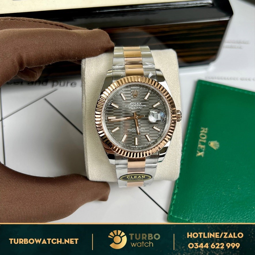 Nếp gấp demi là điểm nổi bật của đồng hồ rolex like auth