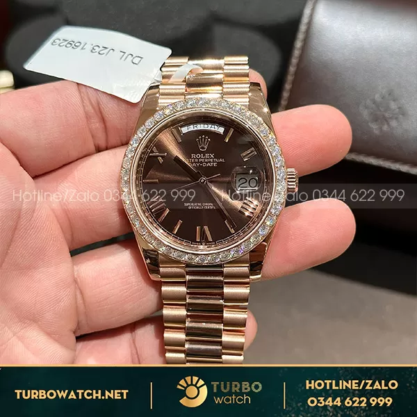 Đồng hồ rolex daydate 228345rbr bọc vàng benzel moissanite 