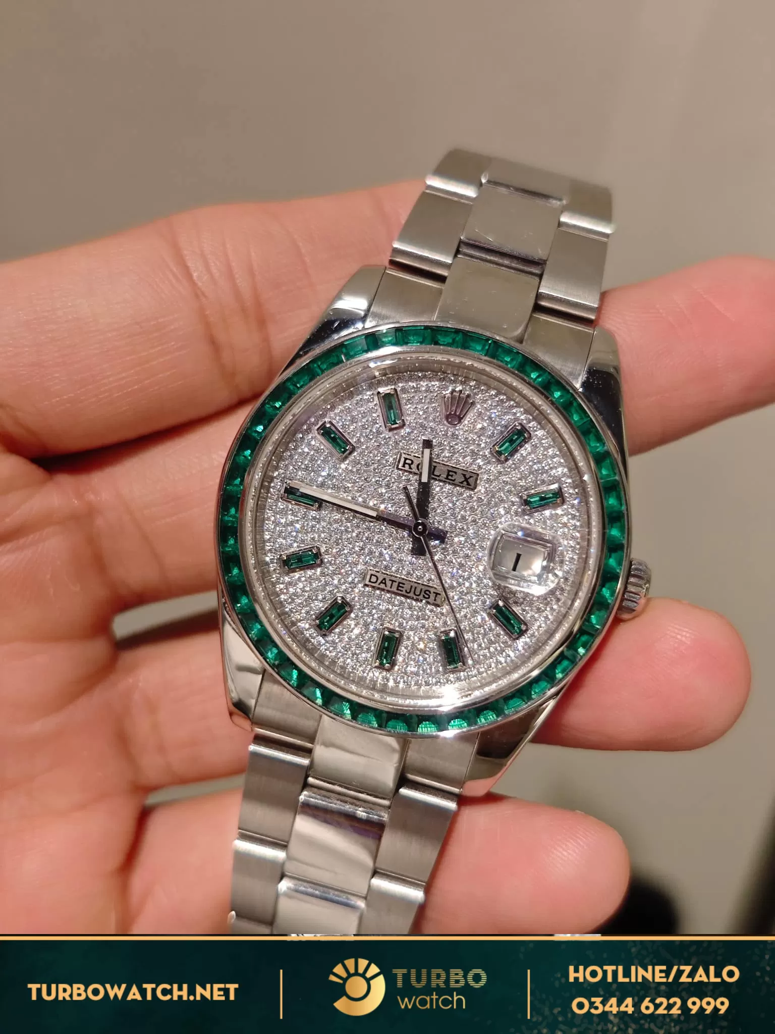 Đồng hồ rolex độ mặt kim cương viền đá xanh nhân tạo 