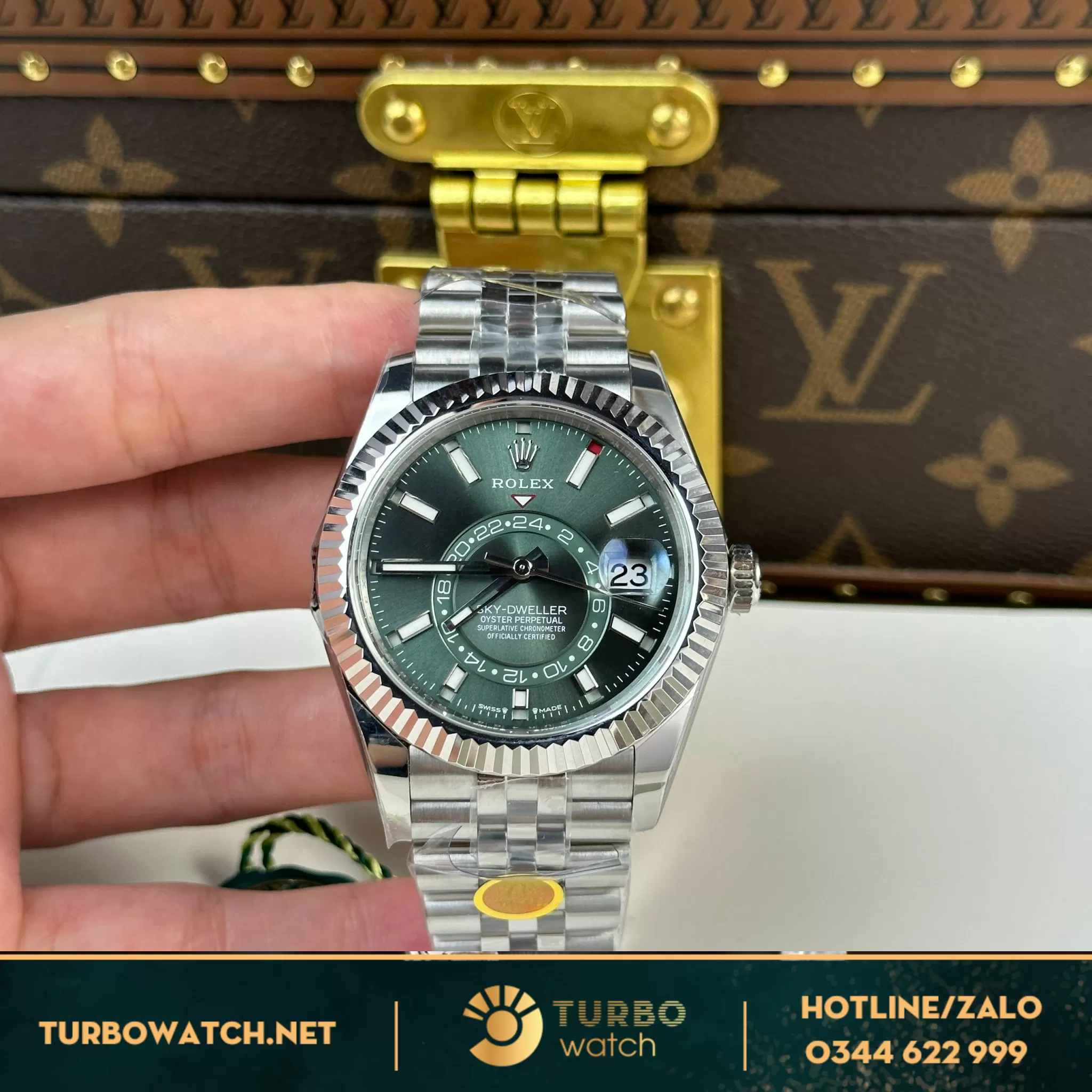 Đồng hồ Rolex Sky-Dweller 326934 green dial jubilee rep 11