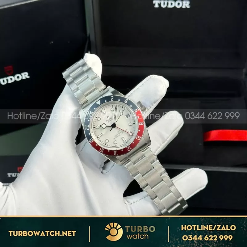 Đồng Hồ Tudor Black Bay GMT Mặt Trắng Replica 1 1 Nhà Máy ZF 41mm