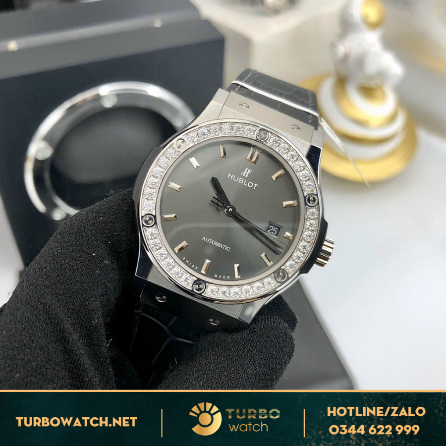 Đồng hồ Hublot 1-1 Titanium Độ Viền Kim Cương Moissanite