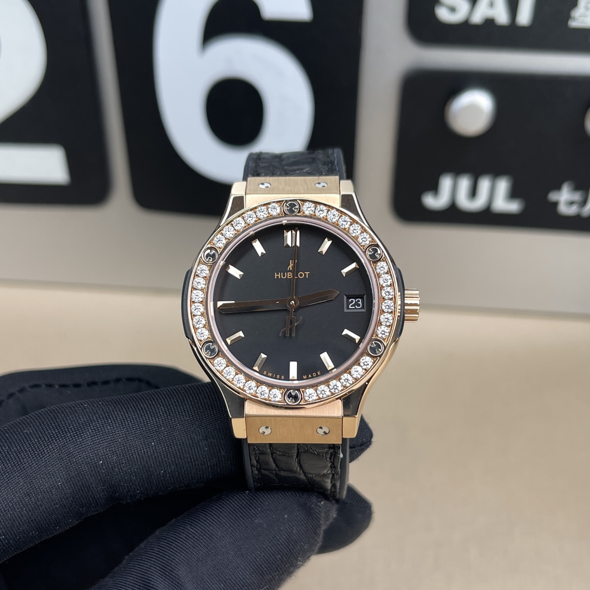 Mẫu đồng hồ Hublot classic với kiểu dáng đơn giản được nhiều người yêu thích