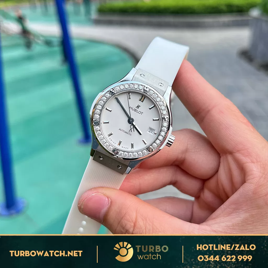 Hublot Classic Fussion đã lên vành kim moissanite Hongkong