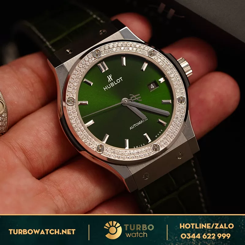 Hublot fusion mặt xanh 42mm độ kim moissanite