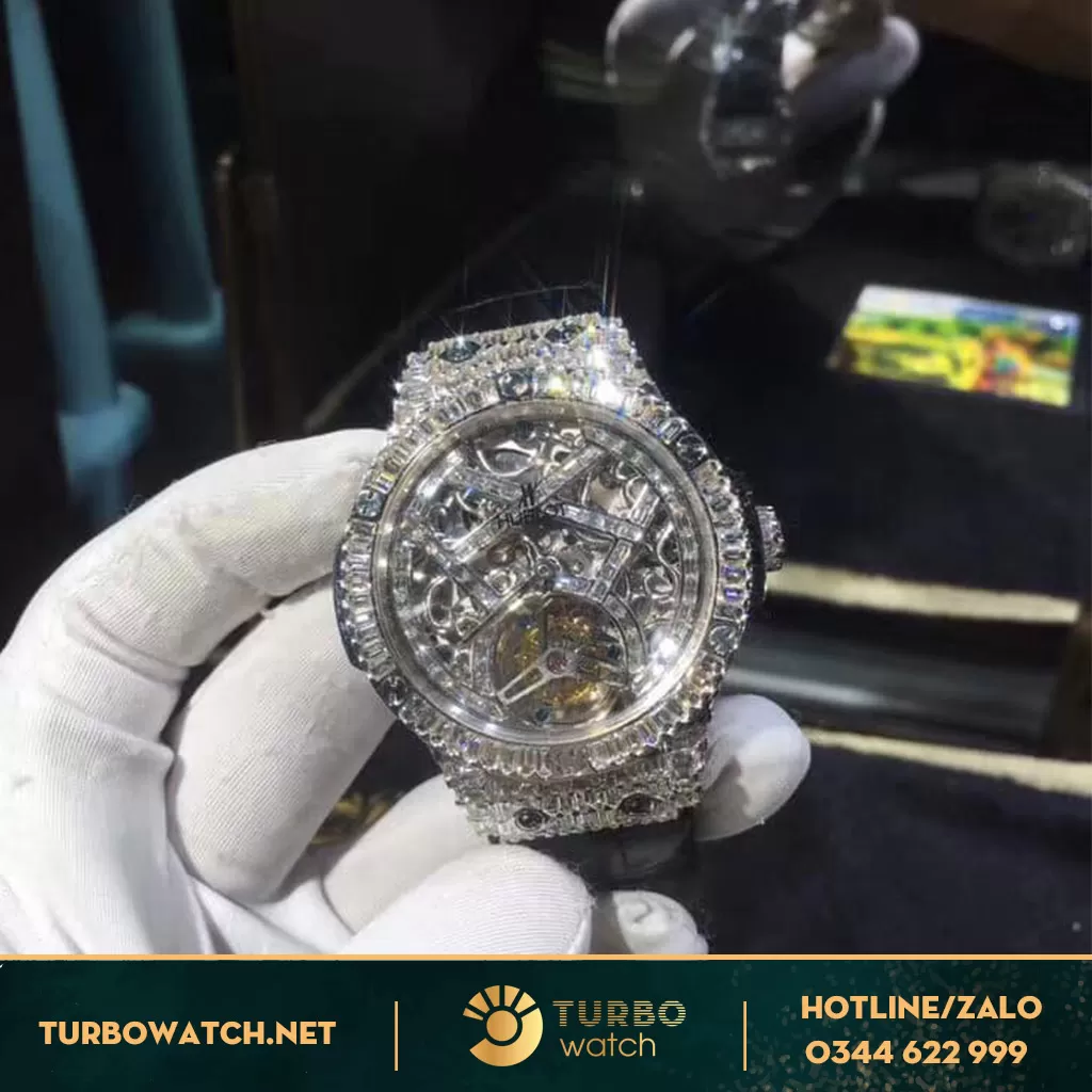 Hublot Tourbillon chế tác vàng khối 18k kim thiên nhiên