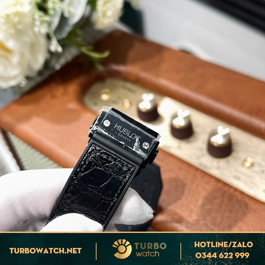 Đồng Hồ Hublot classic Fusion Rep shiny Black 42MM Diamods