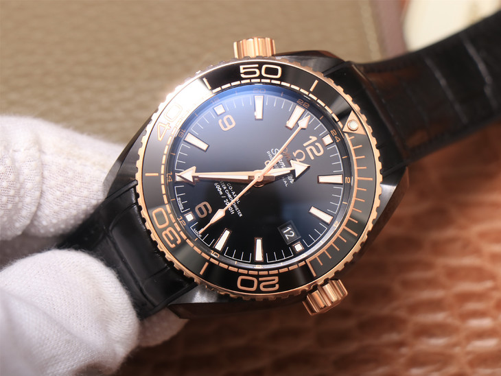 Lý do đồng hồ Omega planet Ocean Deepsea King Super Fake máy 8906 được ưa chuộng?