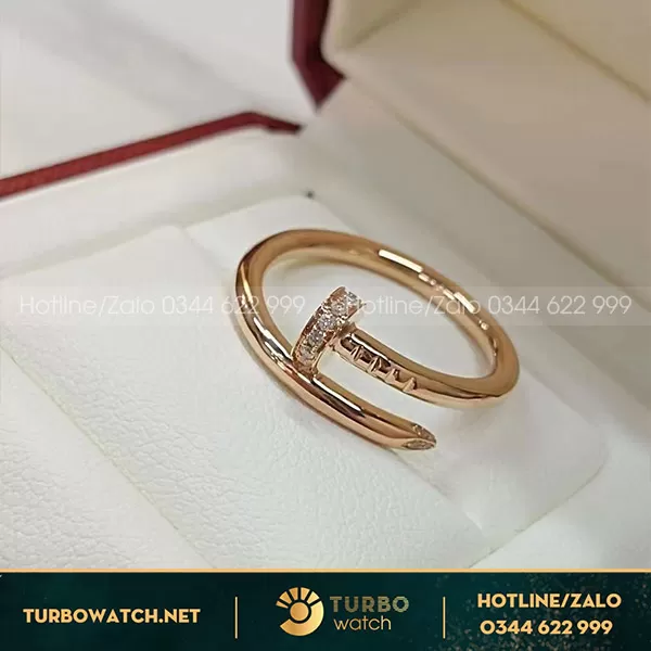 Nhẫn đinh Cartier chế tác vàng 18k 