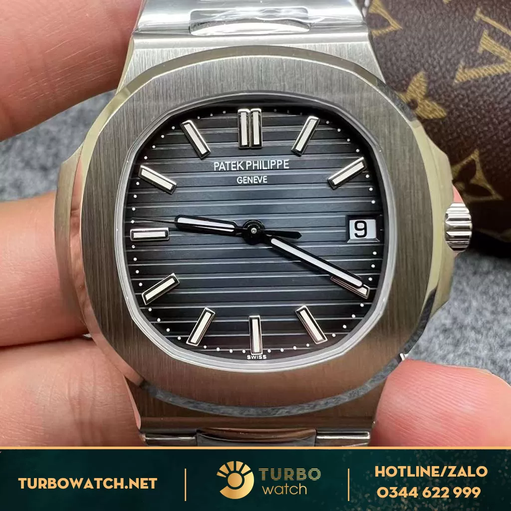 Patek nautilus 5711 blue tinh chỉnh màu mặt ,cọc số ,ô lịch ,dây đeo