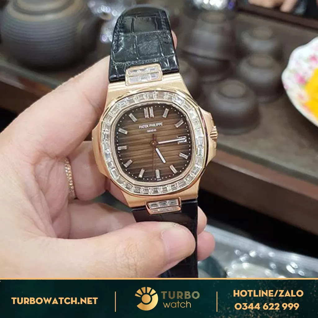 Patek Philippe 5711R vàng khối 18k kim cương baguette