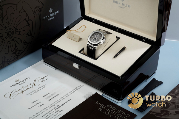 Một số đặc điểm khác nhau của 2 phiên bản Patek Philippe Nautilus 5711r fake 1 vs. 5711G fake 1