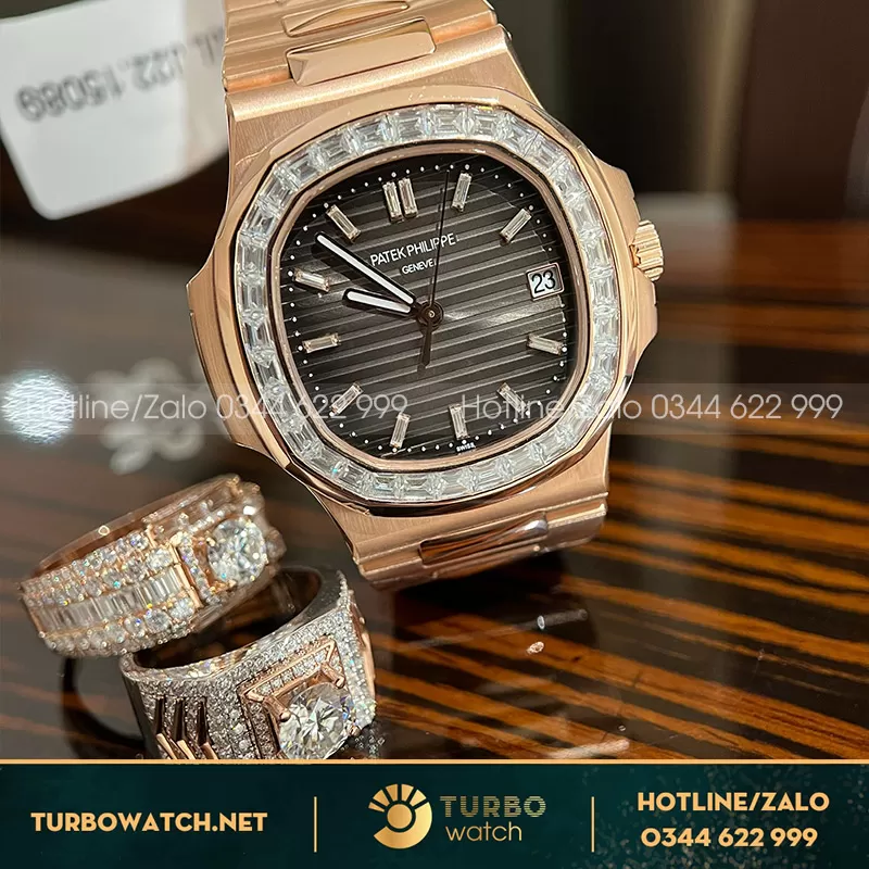 Patek Philippe Nautilus 5723R Rep 1 1 Độ Moissanitte