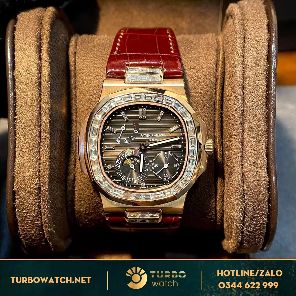 PATEK PHILIPPE NAUTILUS 5724R-001 ROSE GOLD 18K BAGUETTE