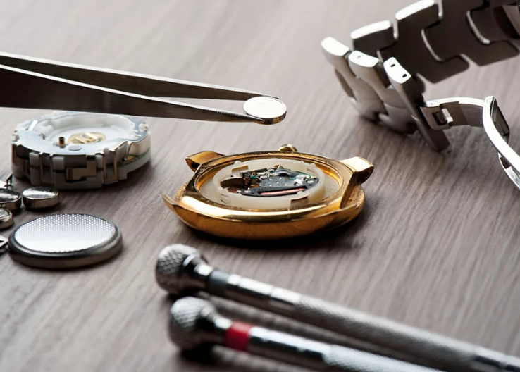 Thay pin đồng hồ G-Shock cần lựa chọn địa chỉ uy tín để đảm bảo pin chính hãng