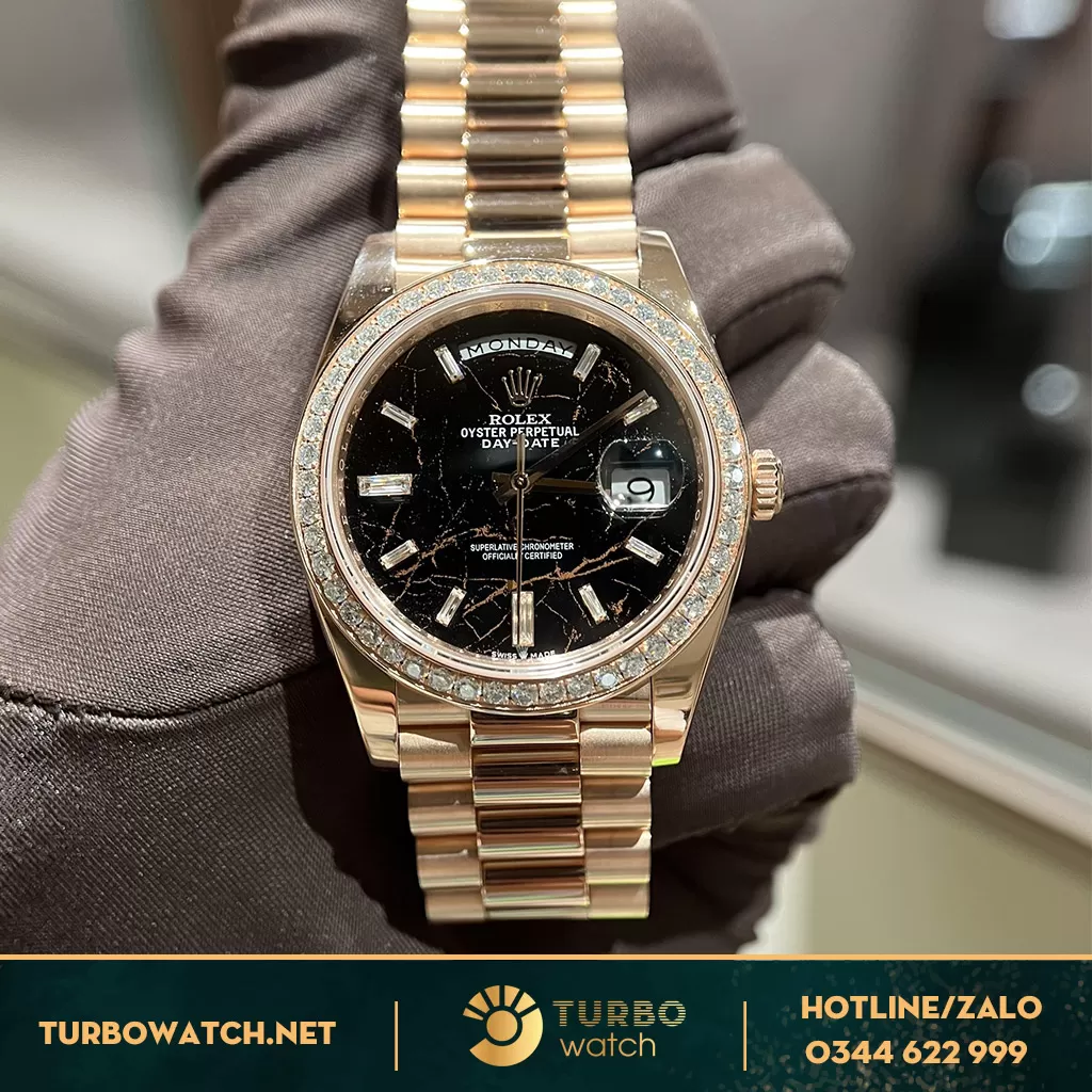 Rolex Day-Date 40 228235 Fake 1:1 Mặt Số Eisenkiesel Vành Kim Cương Bagutte