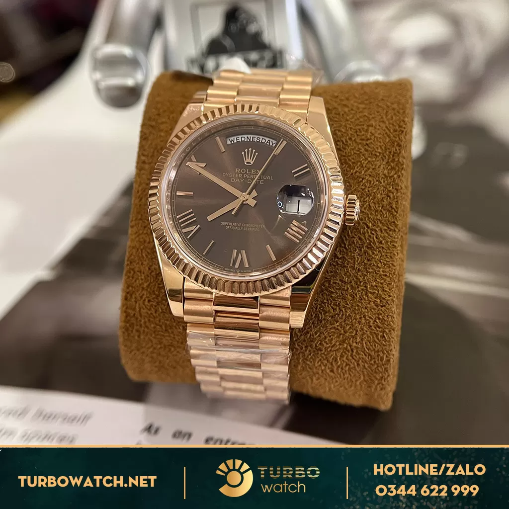 Rolex Day-Date 40 228235 Mặt Số Chocolate Cọc Số La Mã Siêu cấp