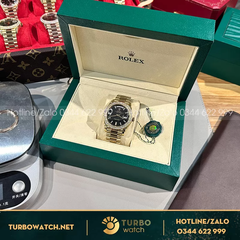 Rolex daydate fake 1 bản nặng 166g độ niềng kim cương moissanite yellow gold