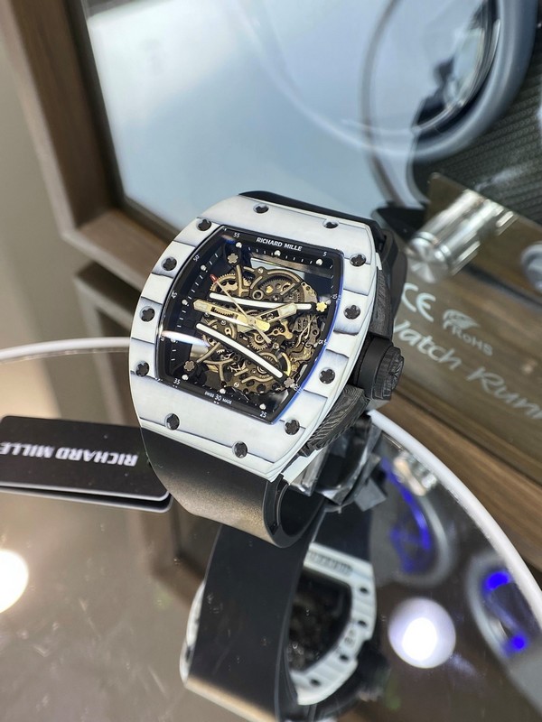 Đồng hồ Richard Mille 61 01 replica mang vẻ đẹp thể thao