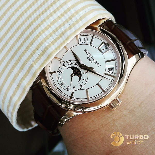Patek Philippe Complications 5205r fake 1 sở hữu cỗ máy chuyển động hoàn hảo