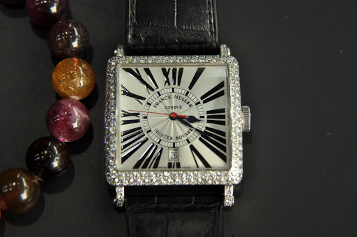 Sự đẳng cấp đến từ thiết kế đồng hồ Franck Muller 1:1 Square