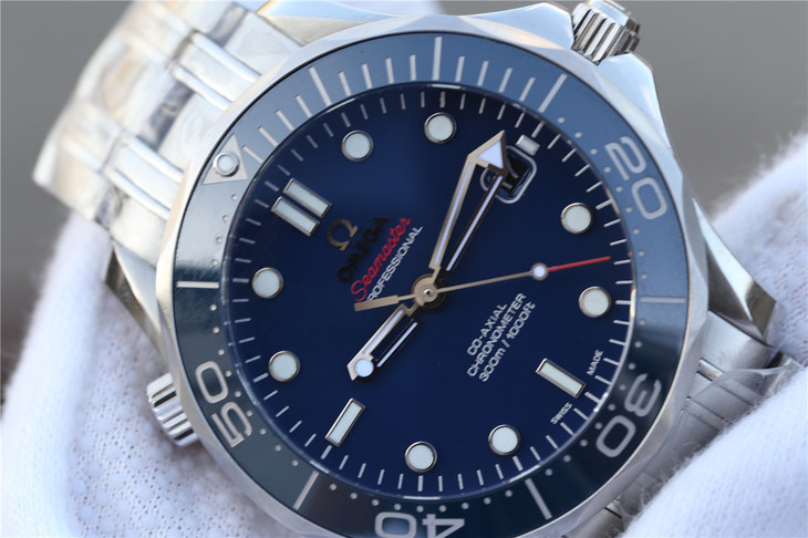 Ưu điểm thiết kế đồng hồ Omega Seamaster 300m replica thuyết phục mọi tín đồ